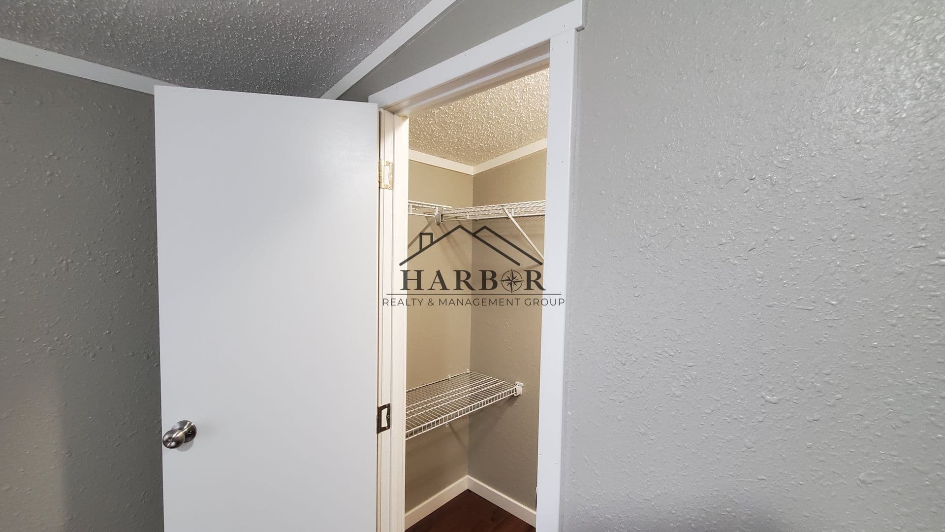 Kensington House: 23 Andreasen Drive
