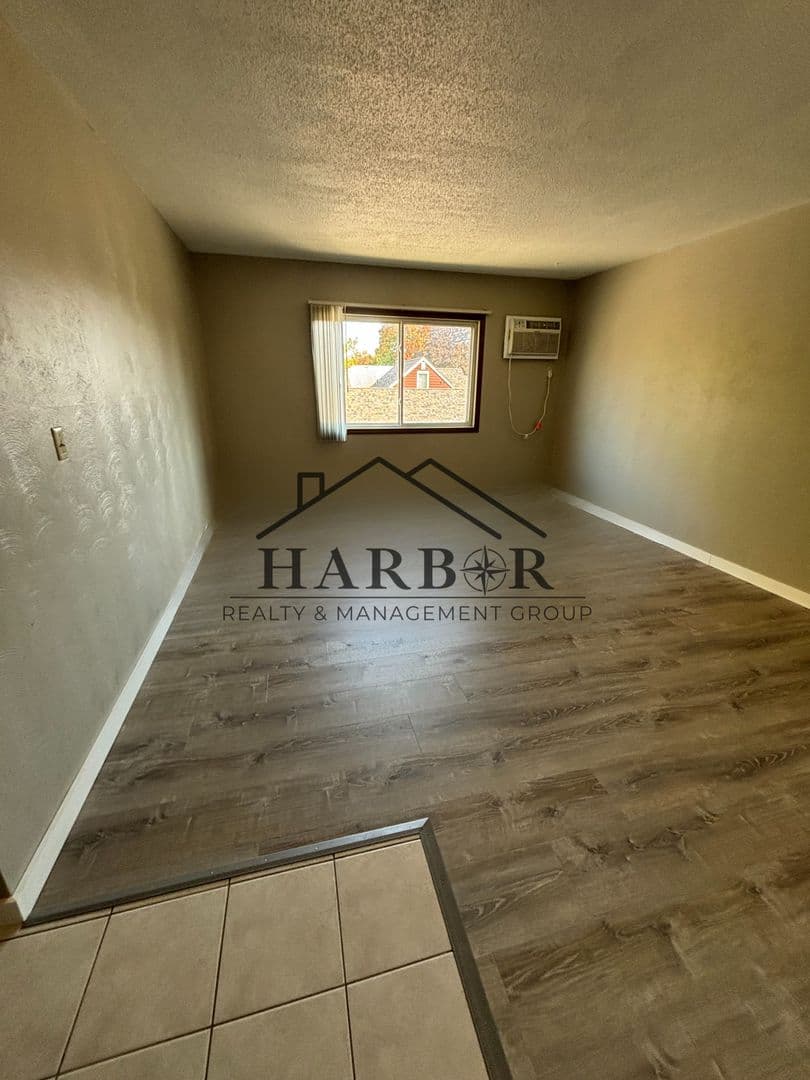Austin Apartment: 900 14th Street NW