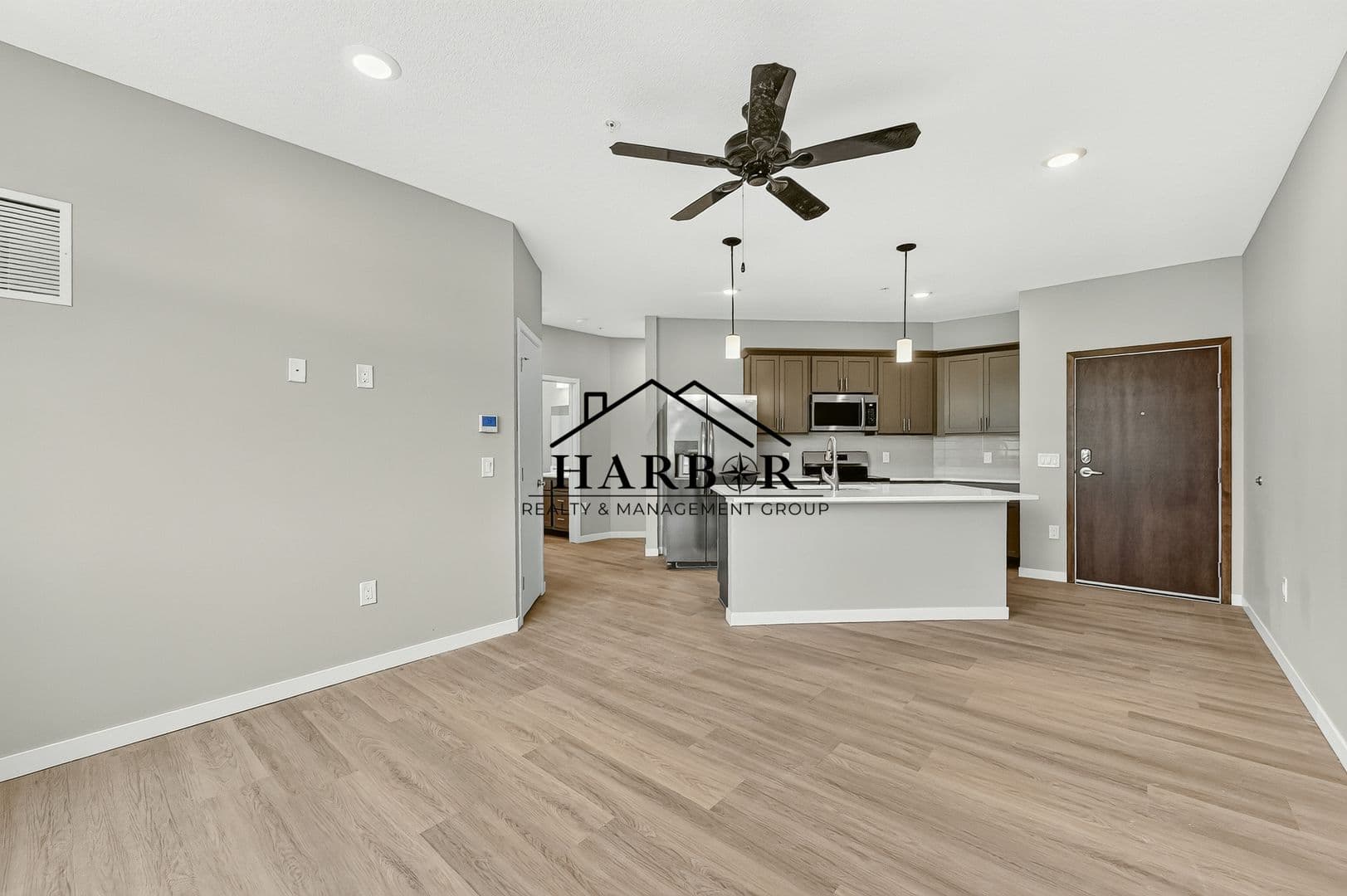 Kasson Apartment: 1401 4th Avenue Lane NE