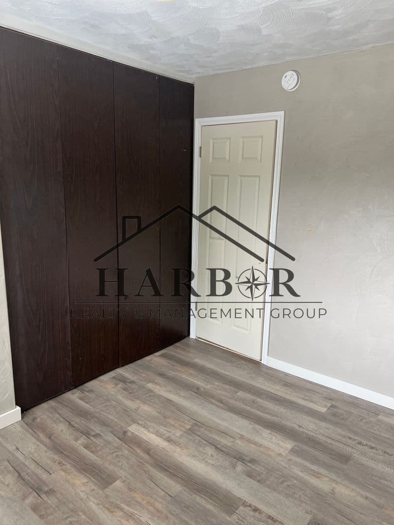 Austin Apartment: 900 14th Street NW