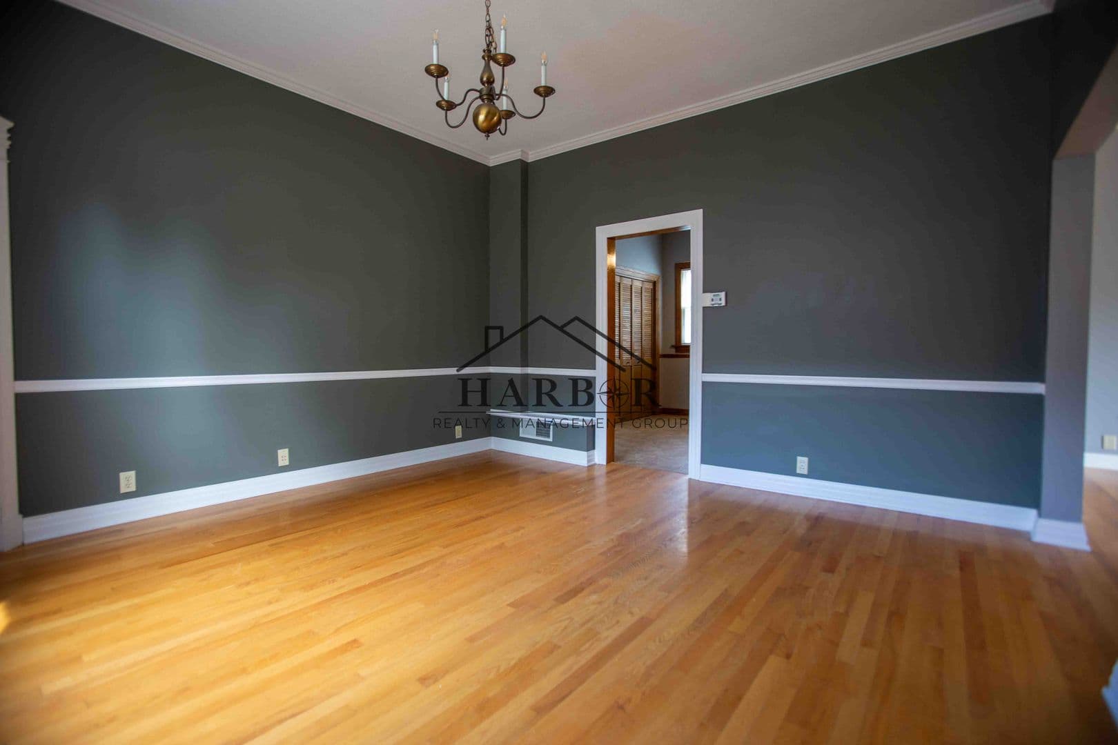 Rochester House: 825 6th Avenue SW