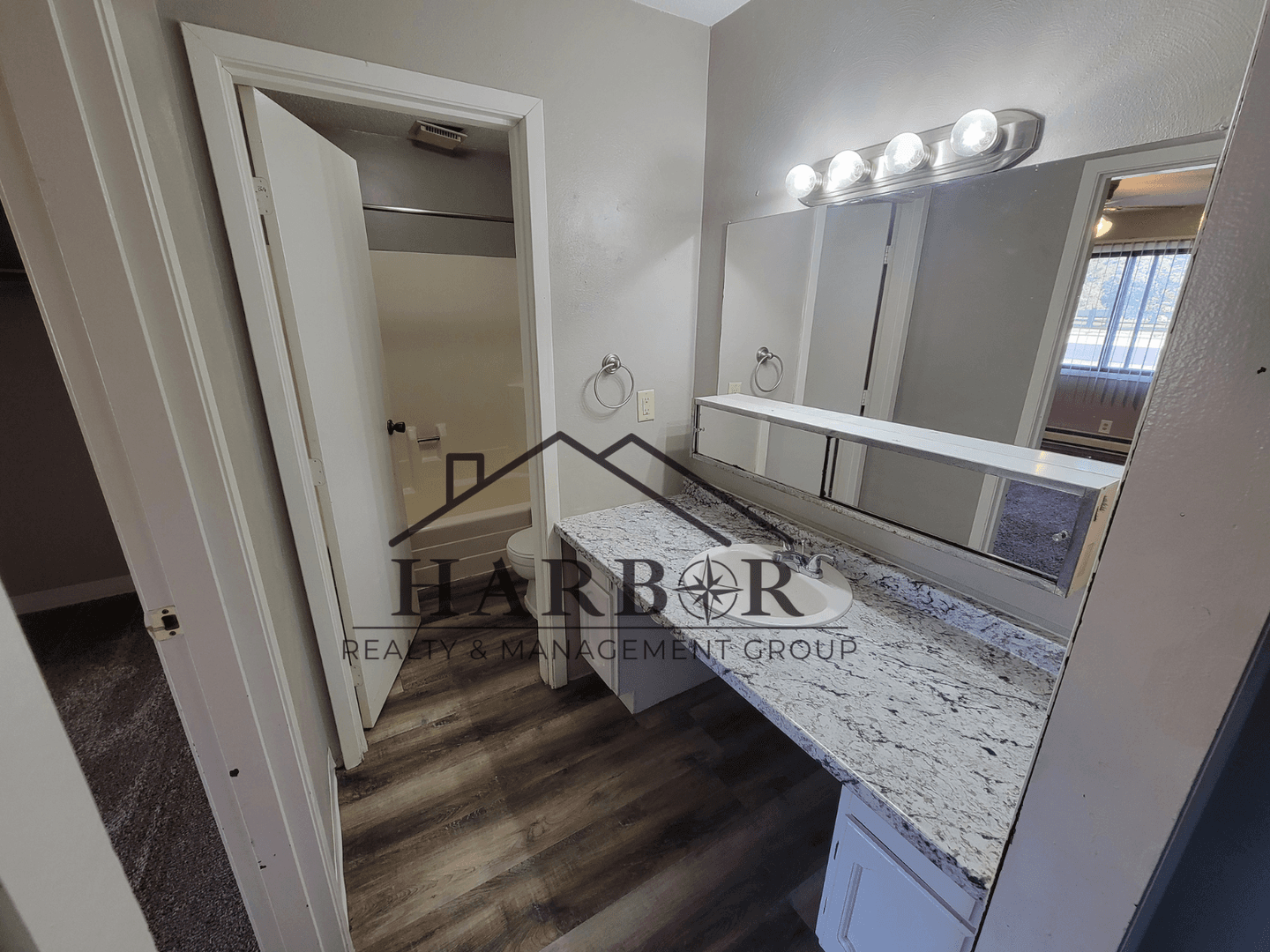 Austin Apartment: 900 14th Street NW