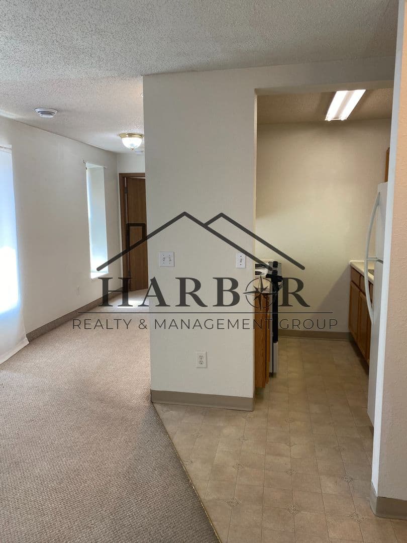 Spring Valley Apartment: 146 South Broadway Avenue