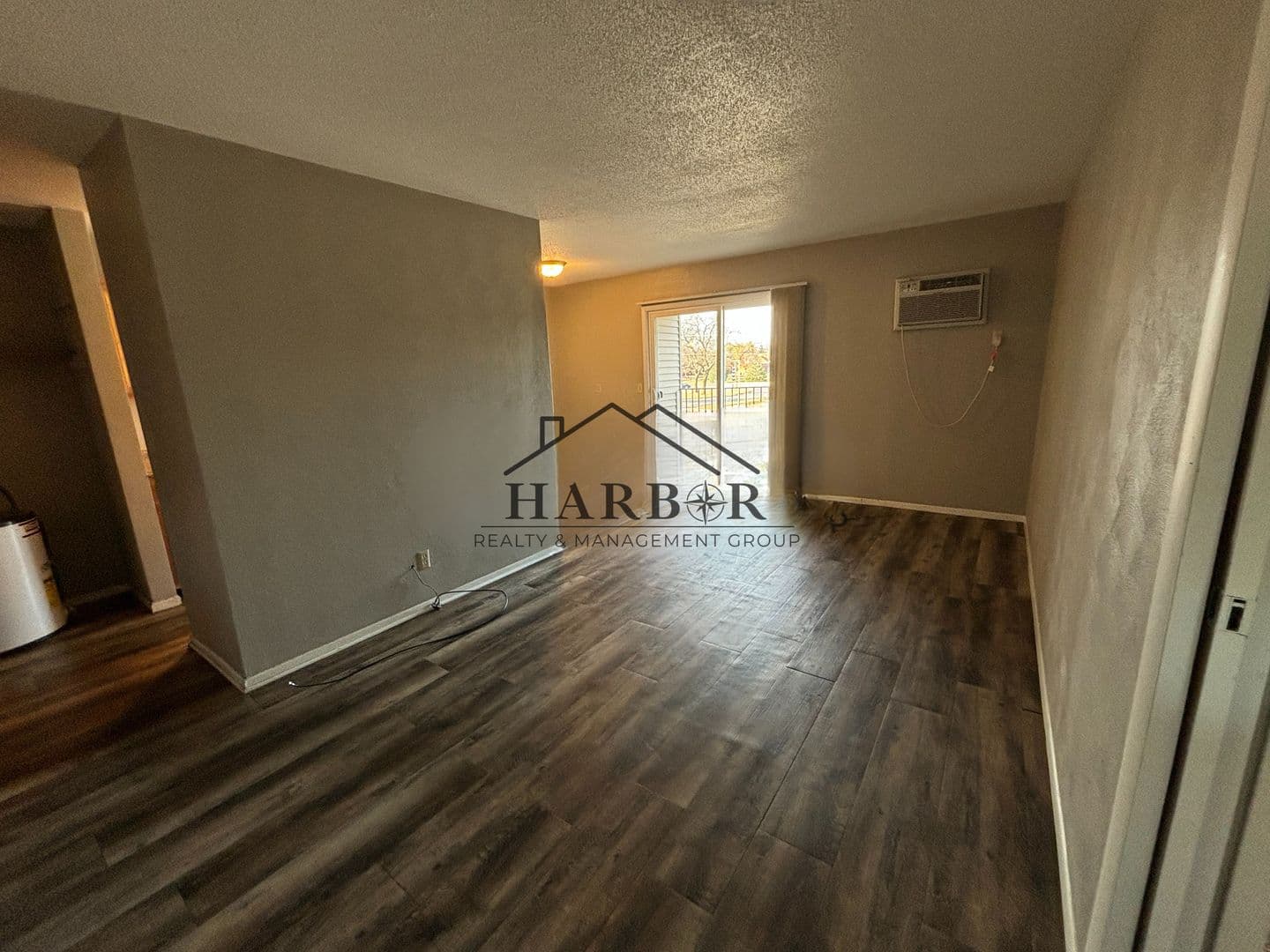 Austin Apartment: 900 14th Street NW