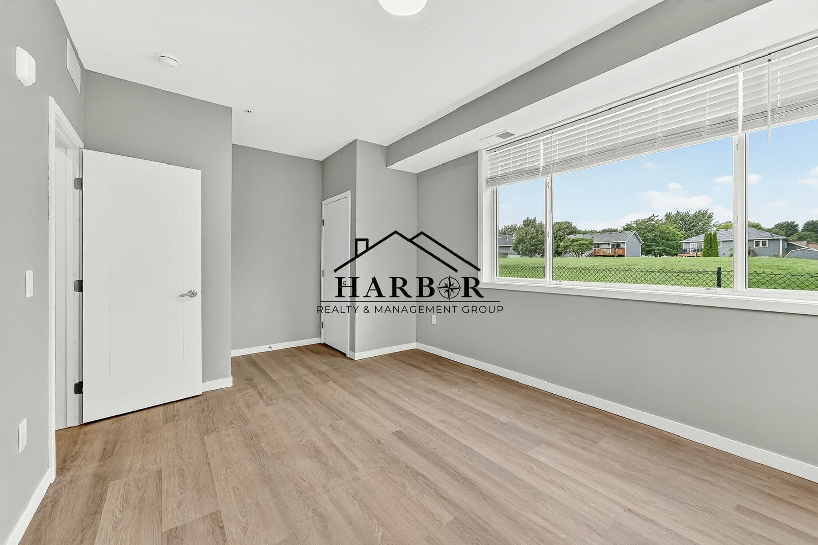 Kasson Apartment: 1401 4th Avenue Lane NE