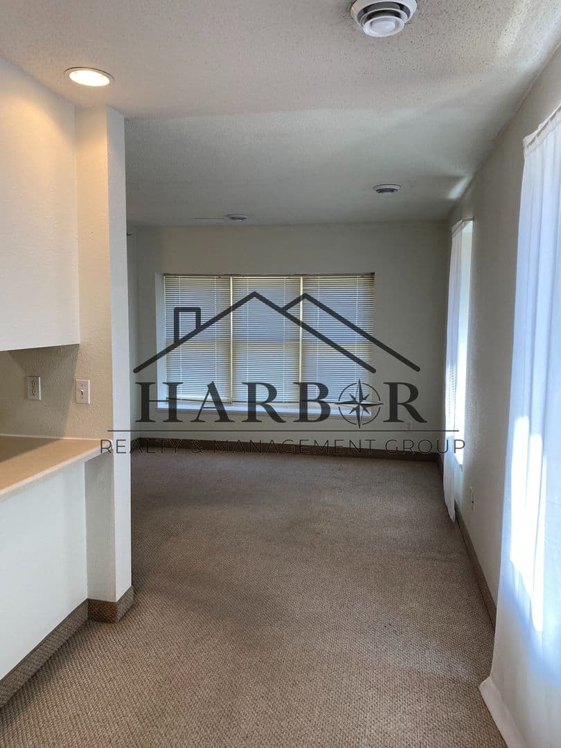 Spring Valley Apartment: 146 South Broadway Avenue