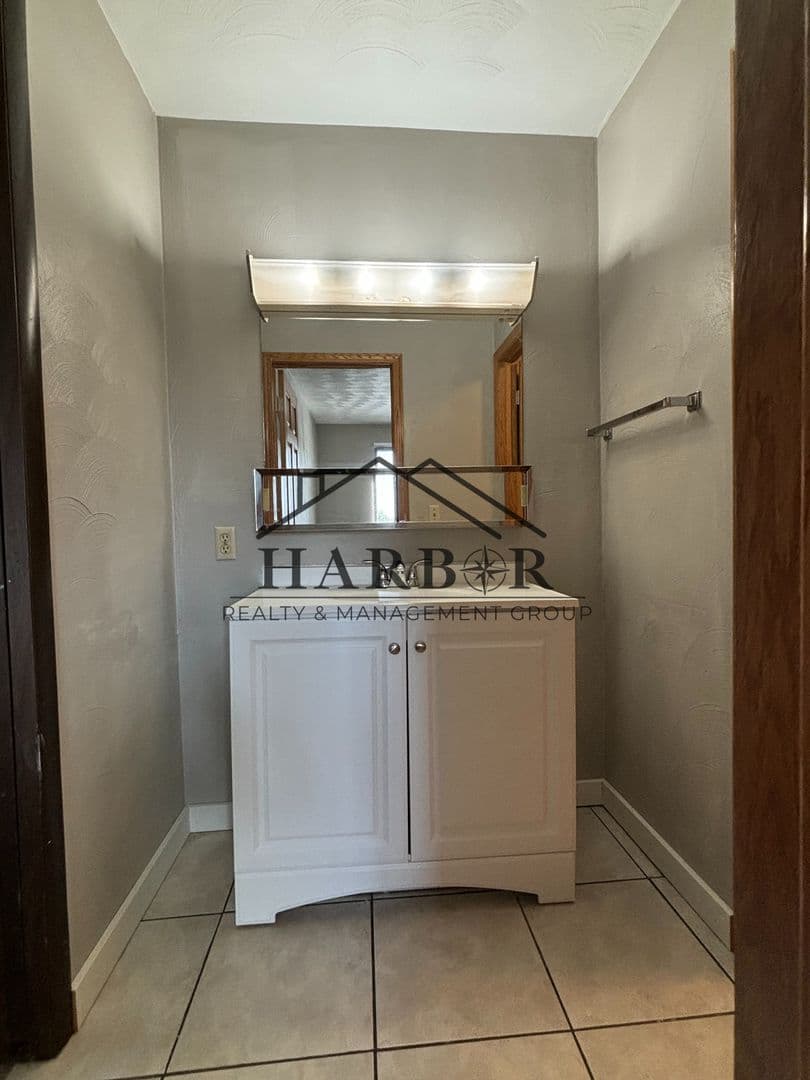 Austin Apartment: 900 14th Street NW