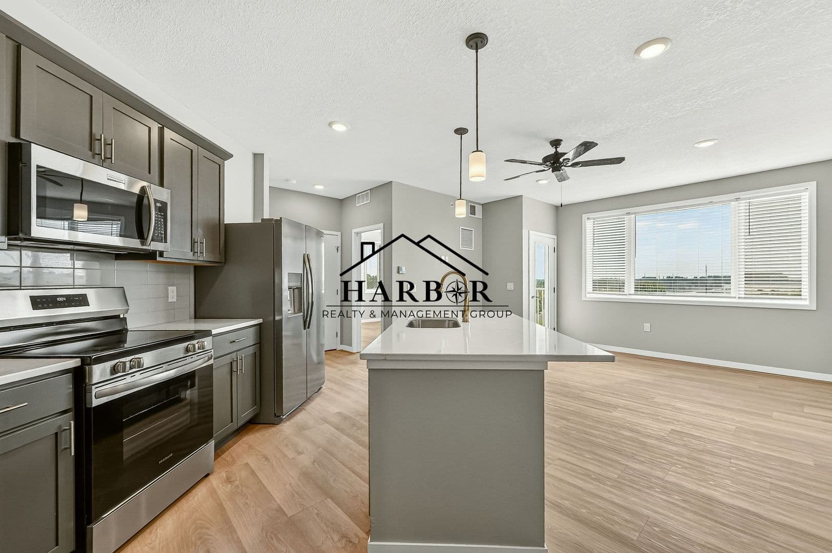 Kasson Apartment: 1401 4th Avenue Lane NE