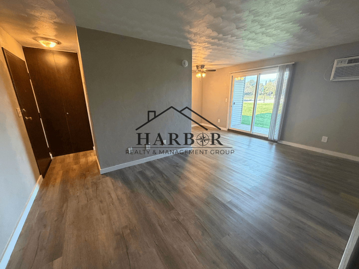 Austin Apartment: 900 14th Street NW