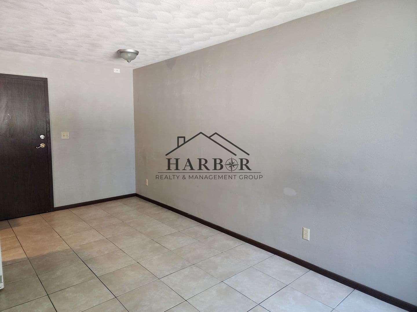 Austin Apartment: 900 14th Street NW