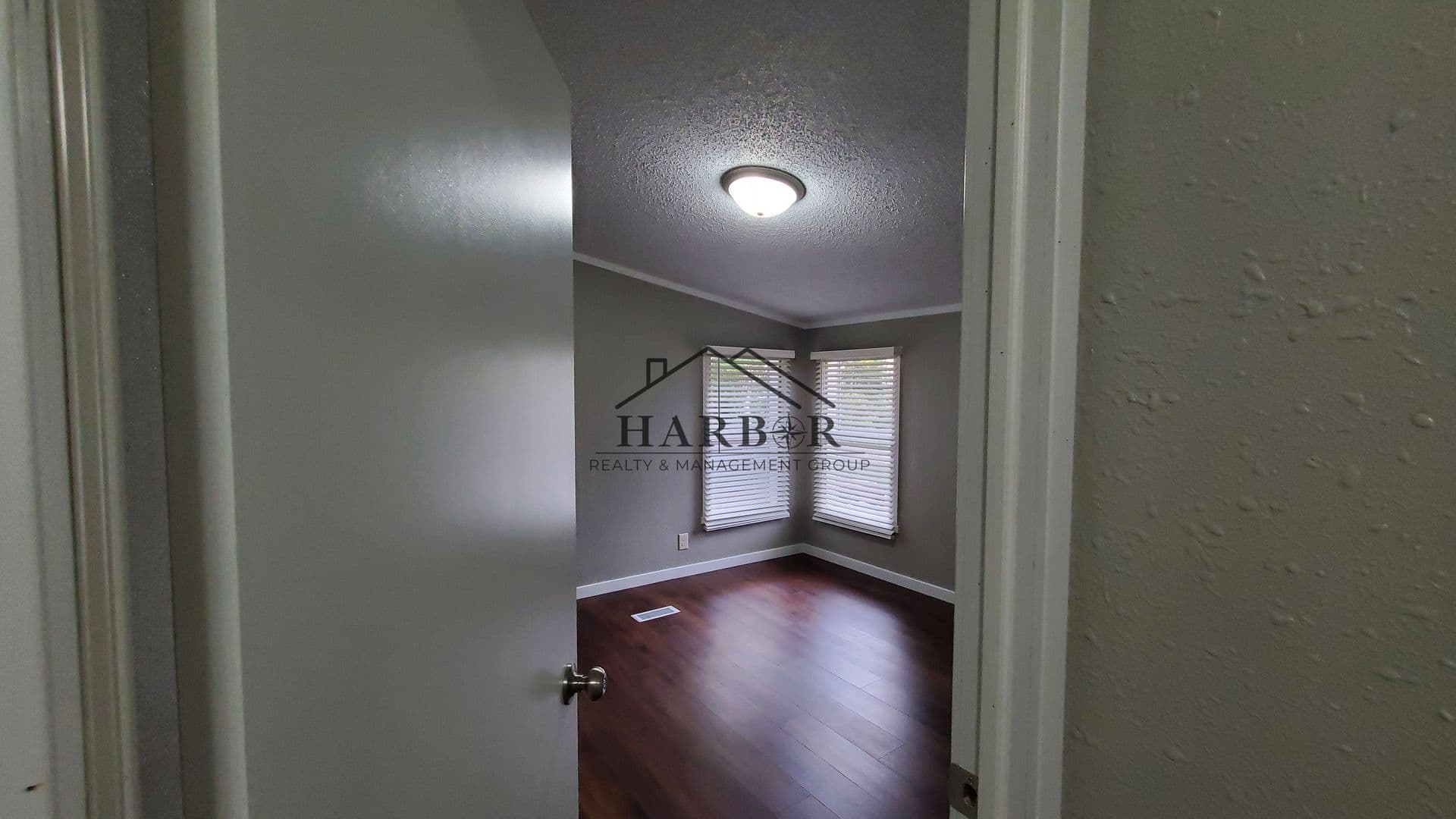 Kensington House: 23 Andreasen Drive