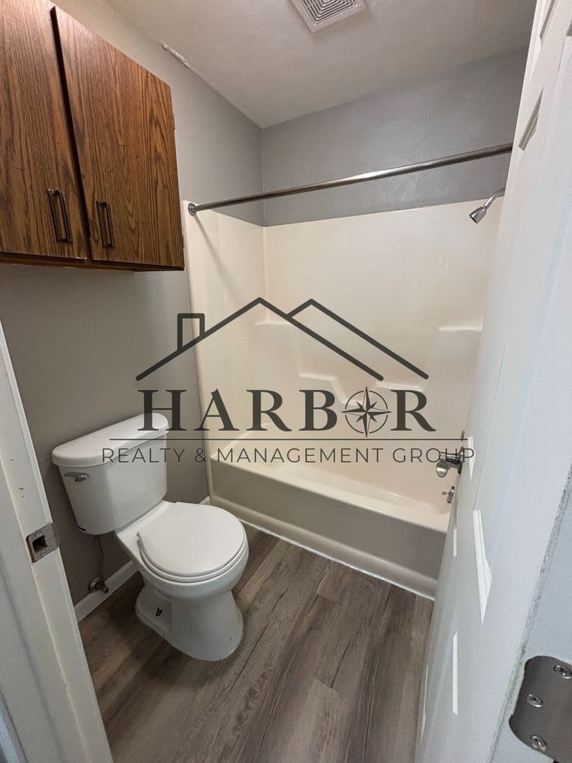 Austin Apartment: 900 14th Street NW