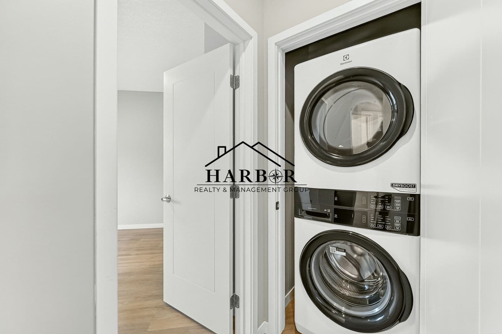 Kasson Apartment: 1401 4th Avenue Lane NE