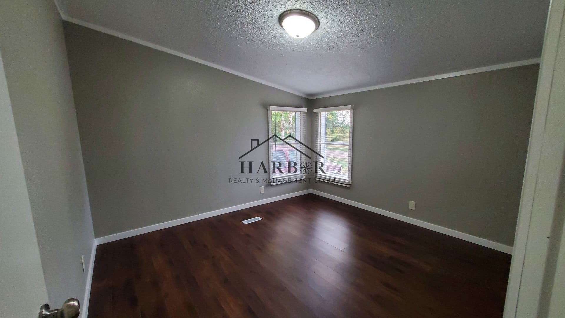 Kensington House: 23 Andreasen Drive