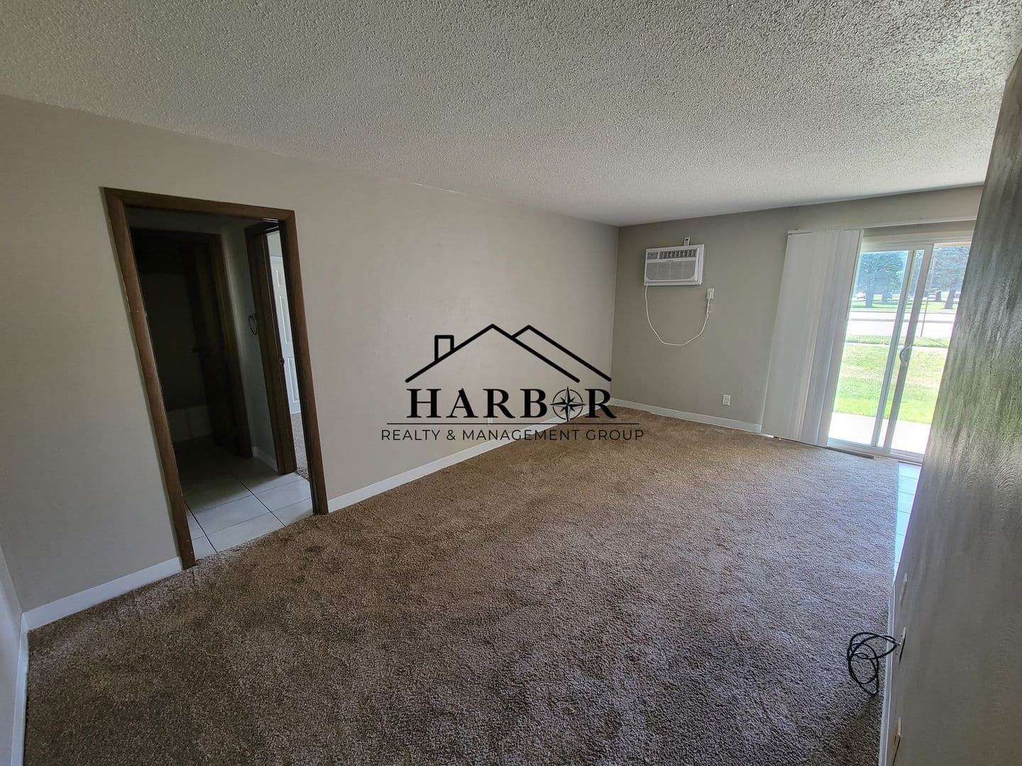 Austin Apartment: 900 14th Street NW