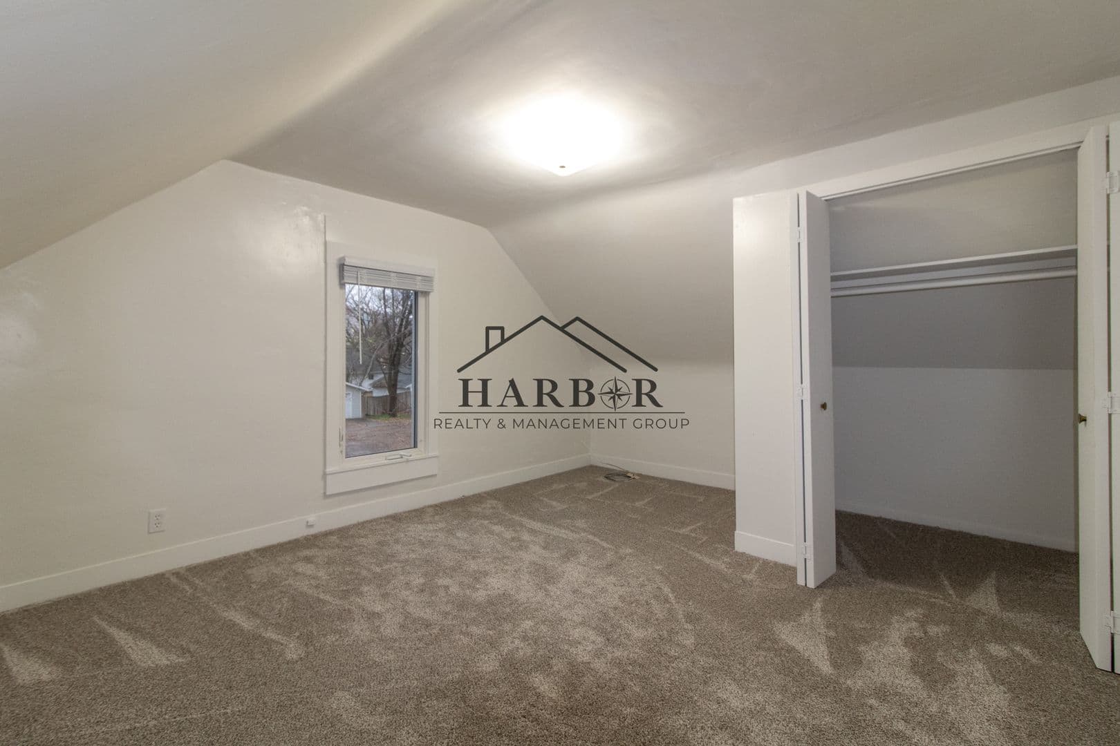 Rochester House: 224 9th Avenue Northwest