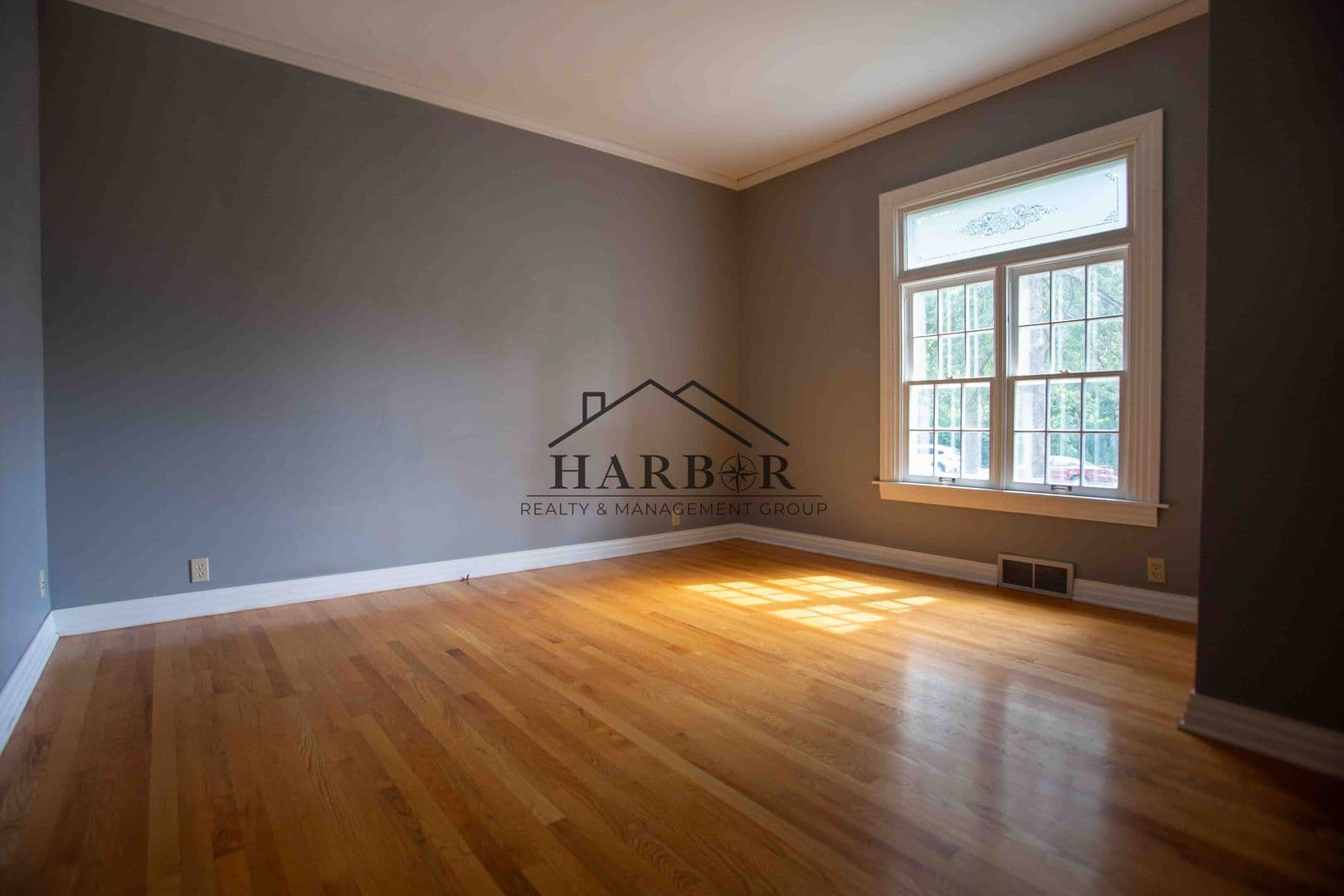 Rochester House: 825 6th Avenue SW