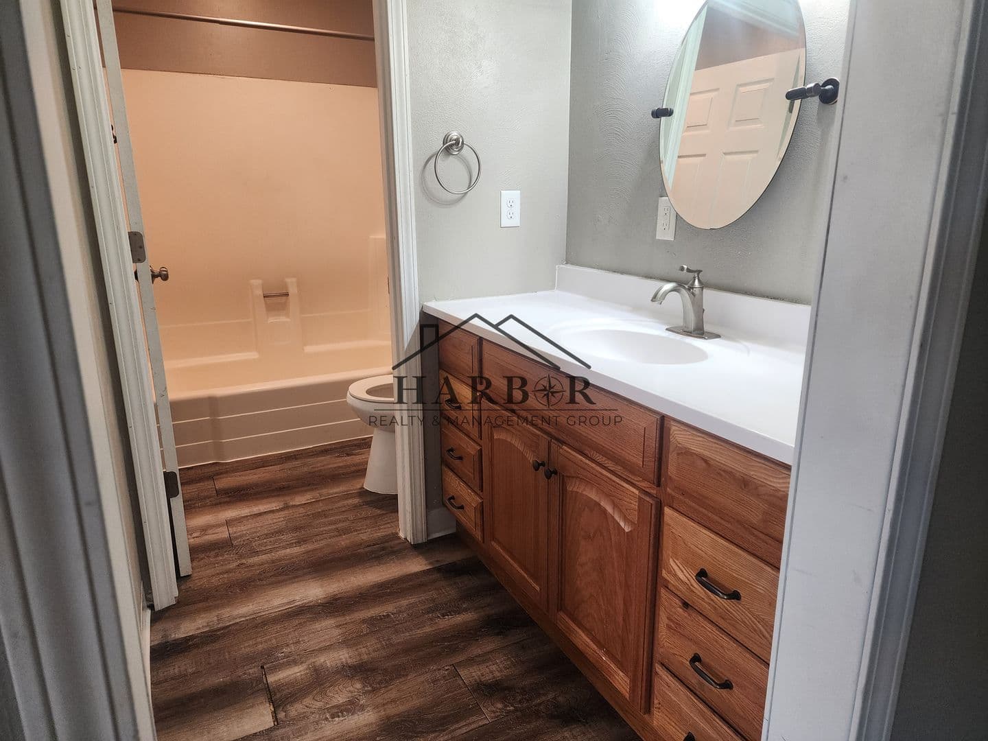 Austin Apartment: 900 14th Street NW