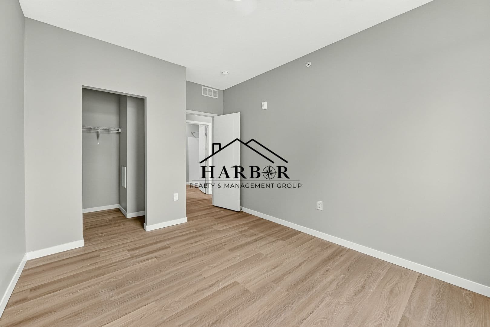 Kasson Apartment: 1401 4th Avenue Lane NE
