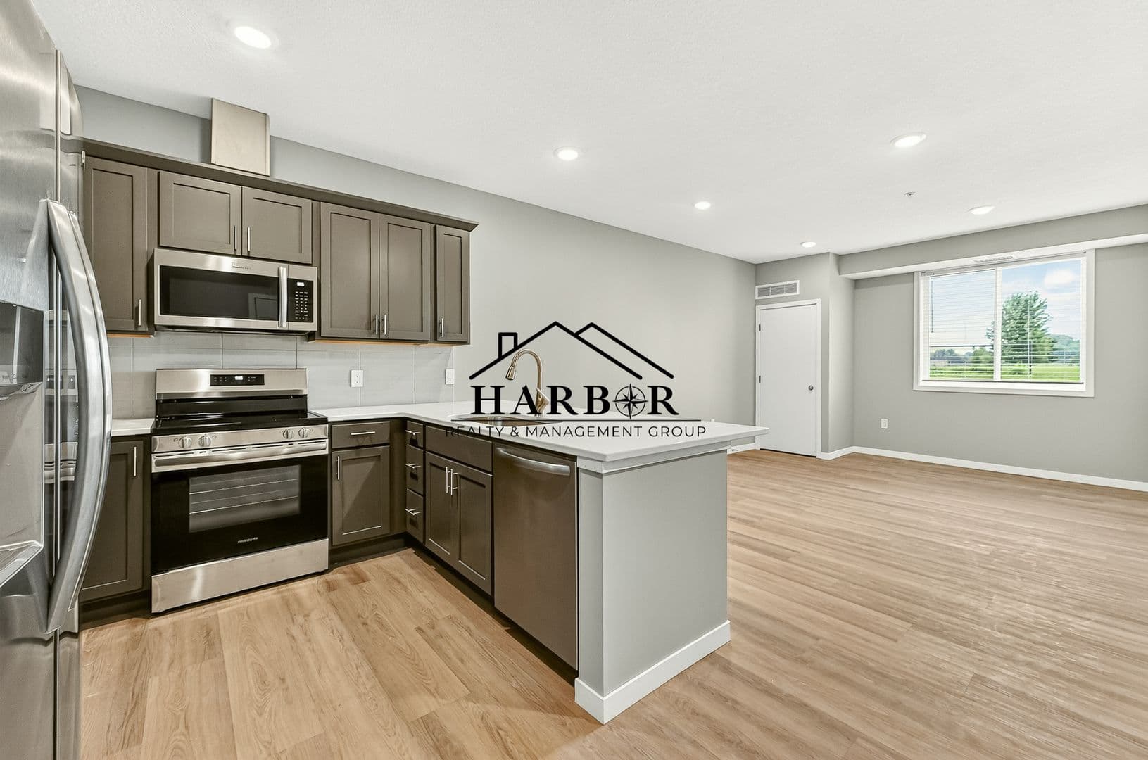 Kasson Apartment: 1401 4th Avenue Lane NE