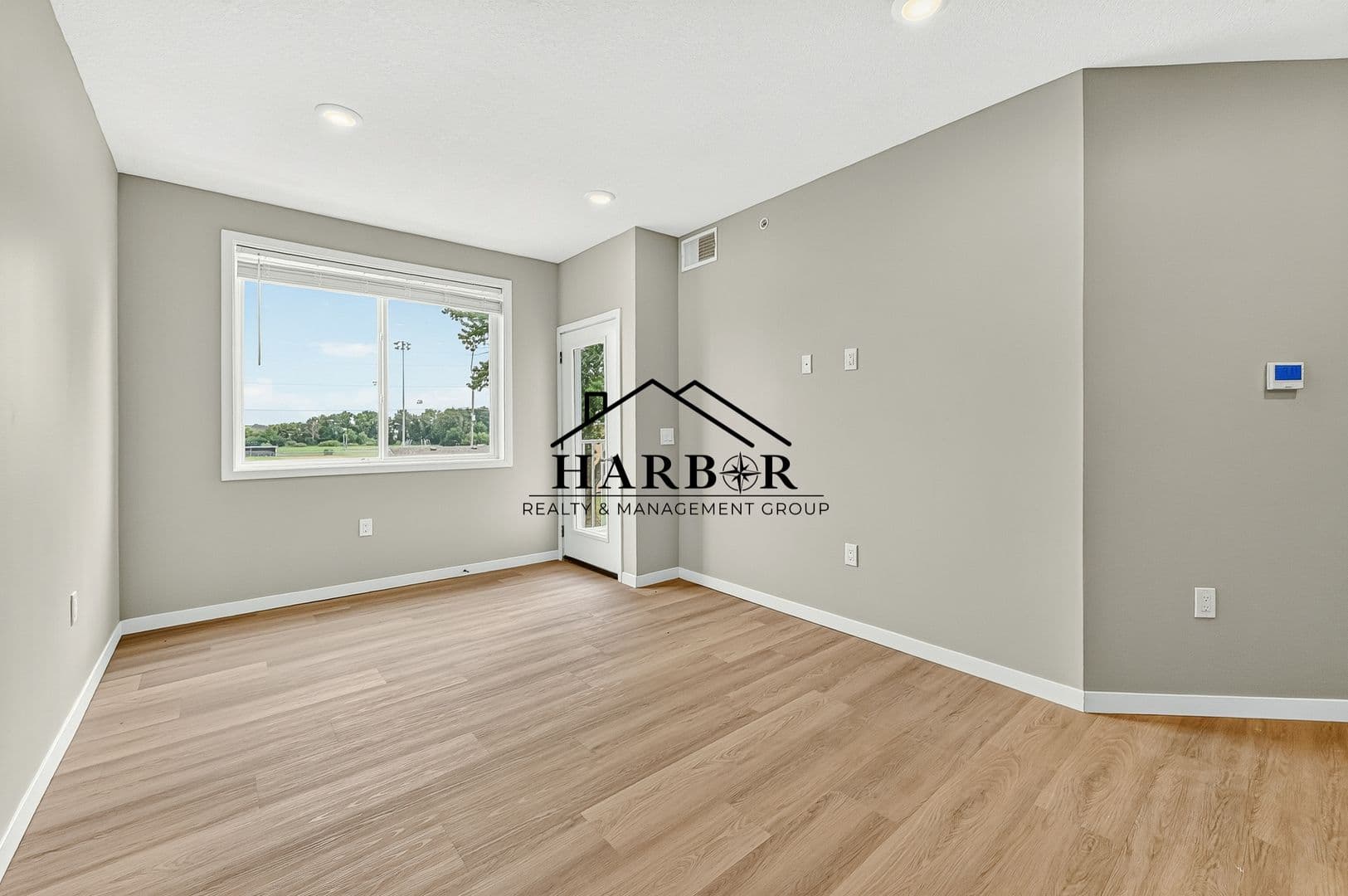Kasson Apartment: 1401 4th Avenue Lane NE