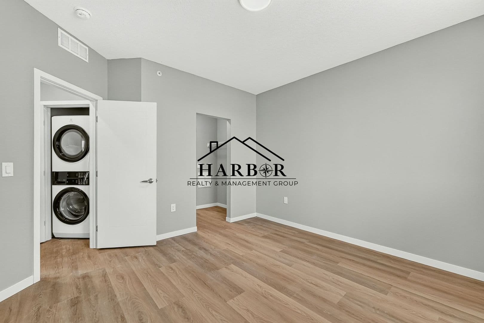 Kasson Apartment: 1401 4th Avenue Lane NE