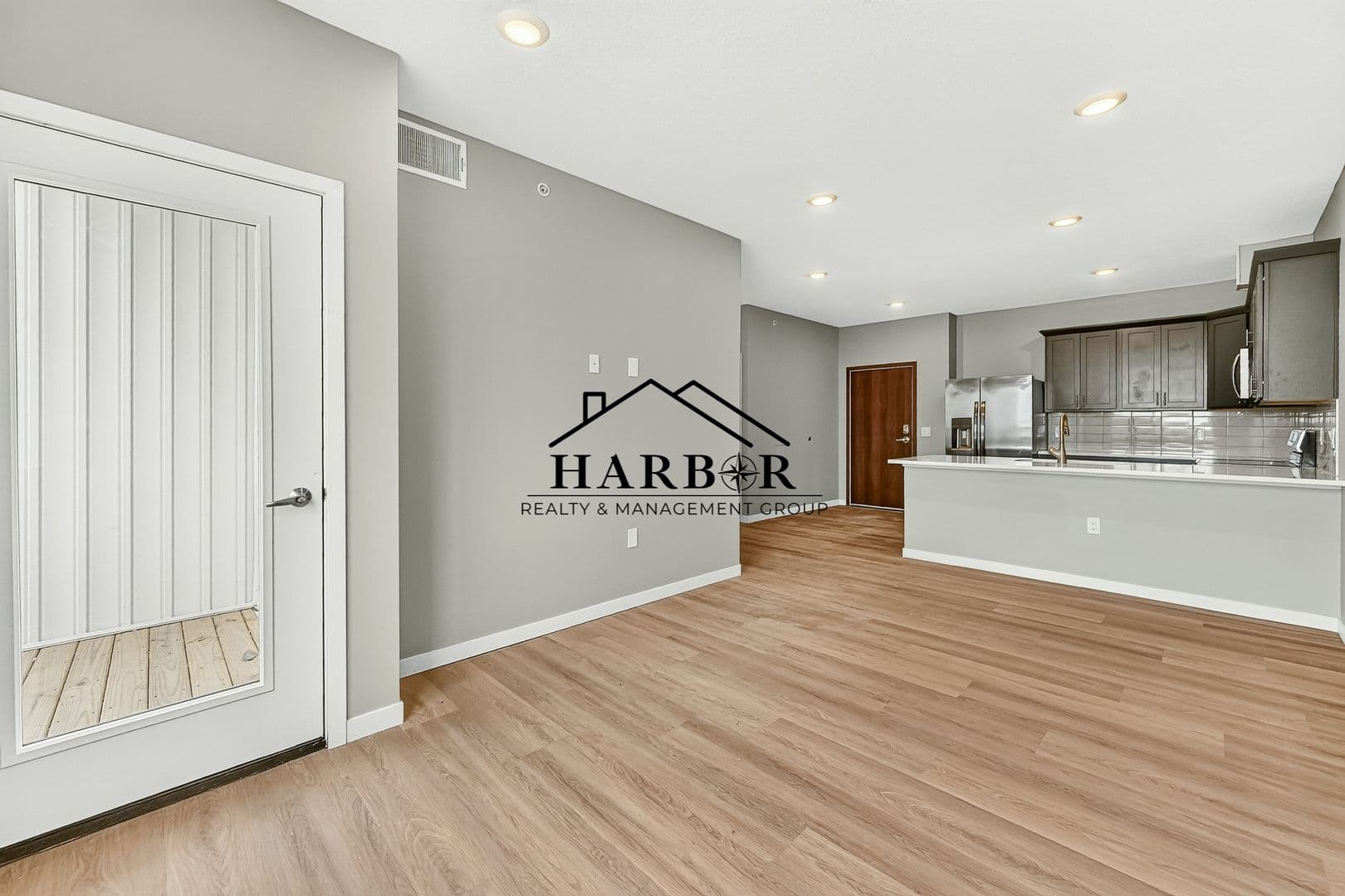 Kasson Apartment: 1401 4th Avenue Lane NE