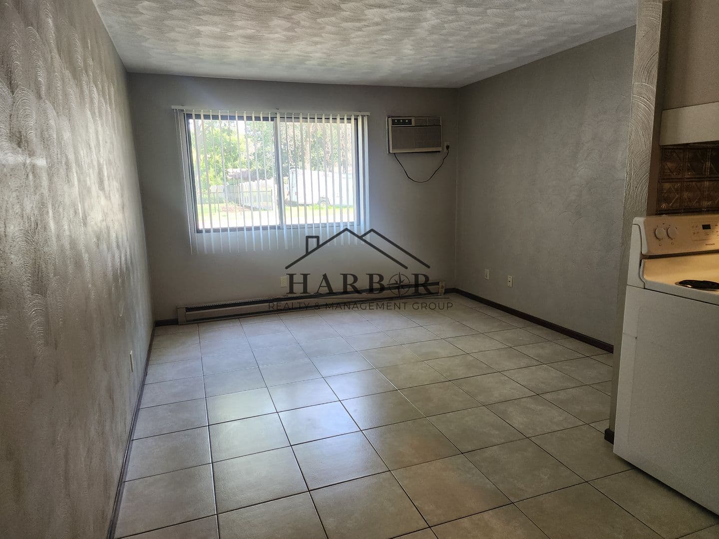 Austin Apartment: 900 14th Street NW
