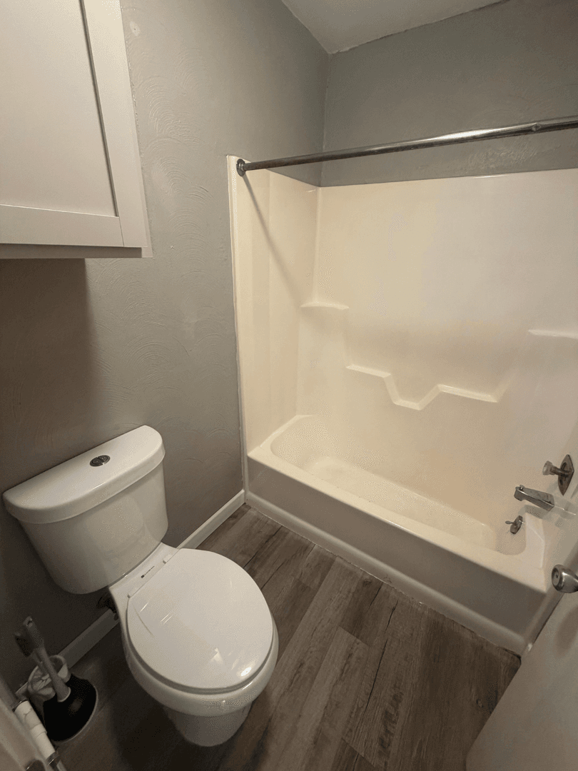 Austin Apartment: 900 14th Street NW