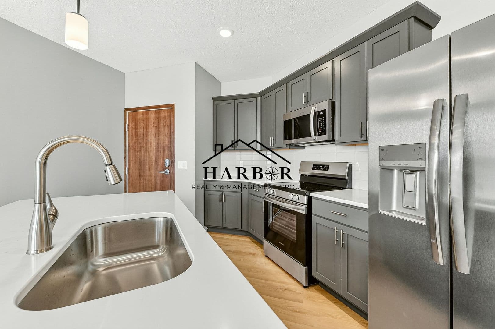 Kasson Apartment: 1401 4th Avenue Lane NE