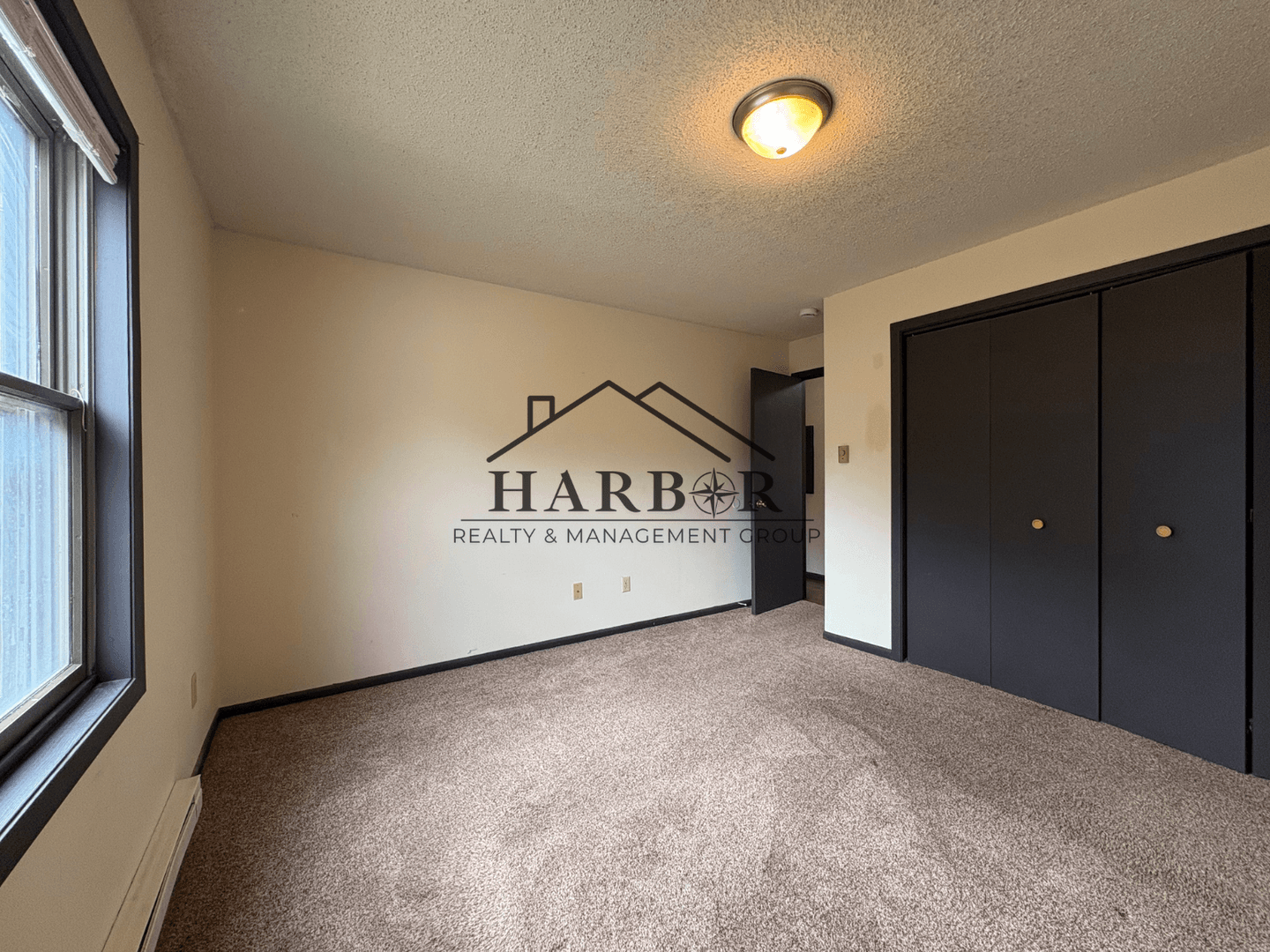 Rochester Apartment: 2414 30th Ave NW