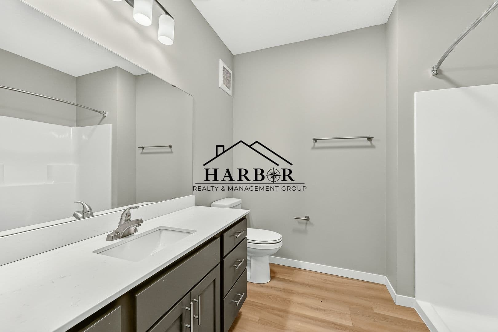 Kasson Apartment: 1401 4th Avenue Lane NE