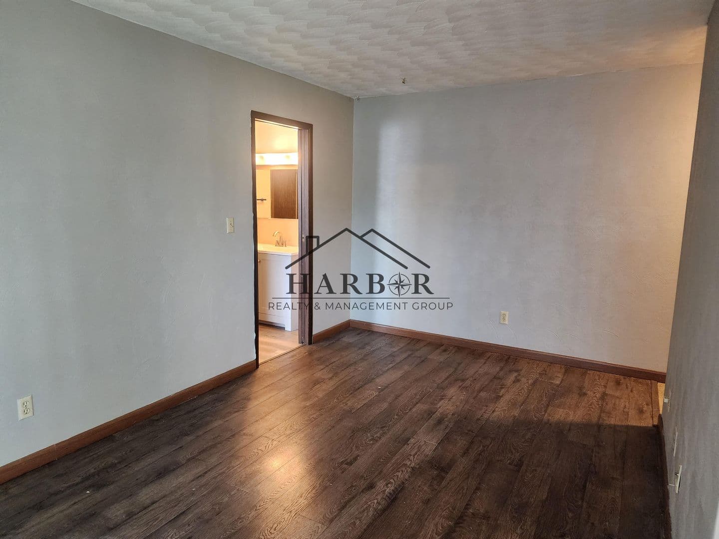 Austin Apartment: 900 14th Street NW