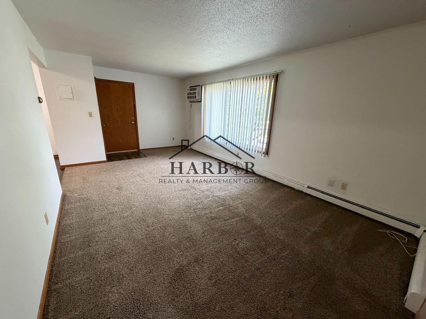 Hayfield Apartment: 110 2nd Ave NE