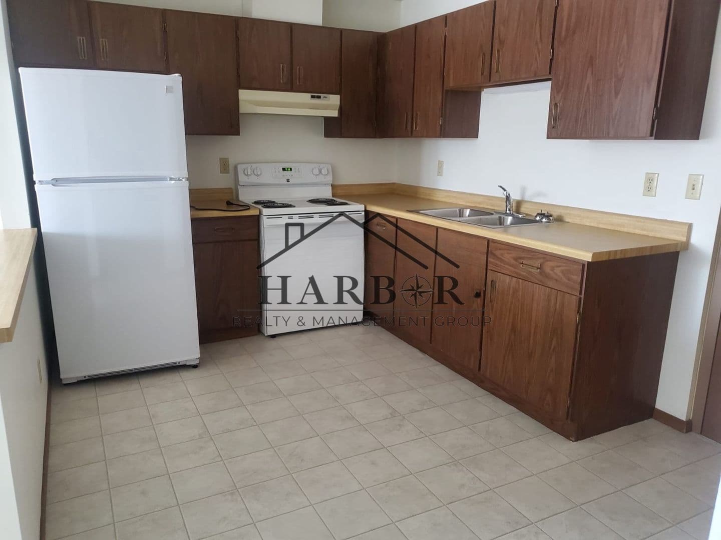 Lamberton Apartment: 200 10th Avenue East