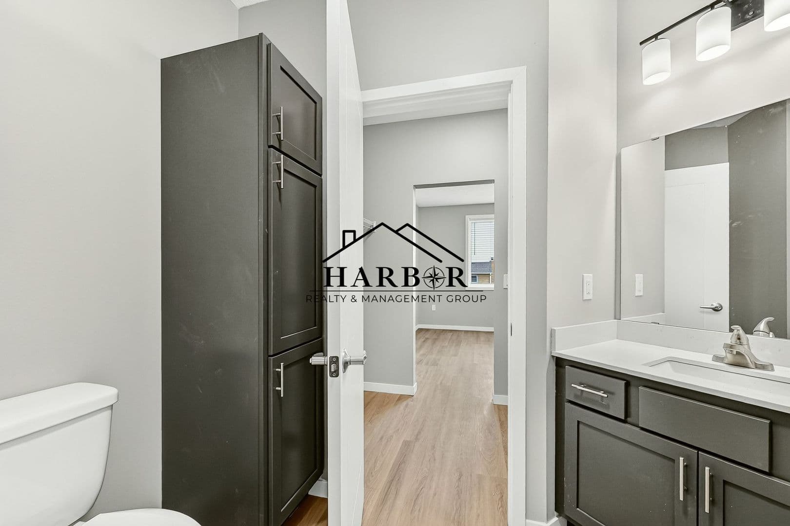 Kasson Apartment: 1401 4th Avenue Lane NE