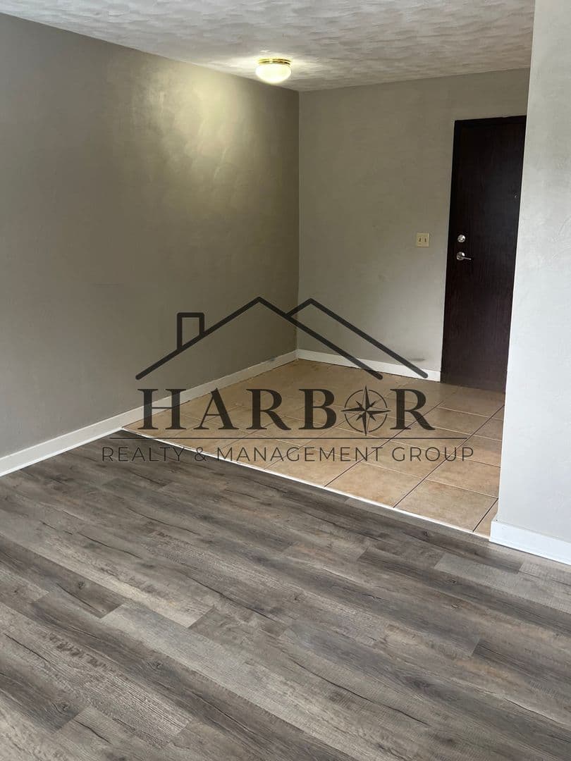 Austin Apartment: 900 14th Street NW