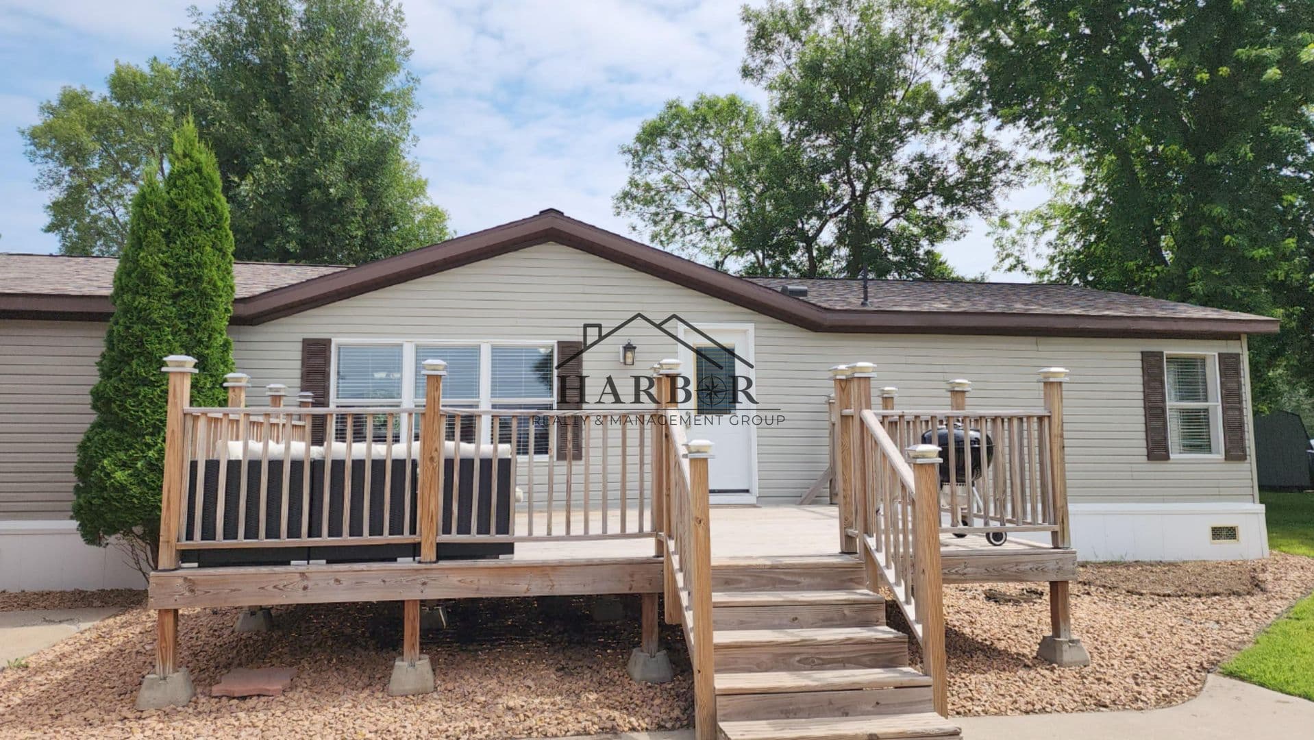 Kensington House: 23 Andreasen Drive
