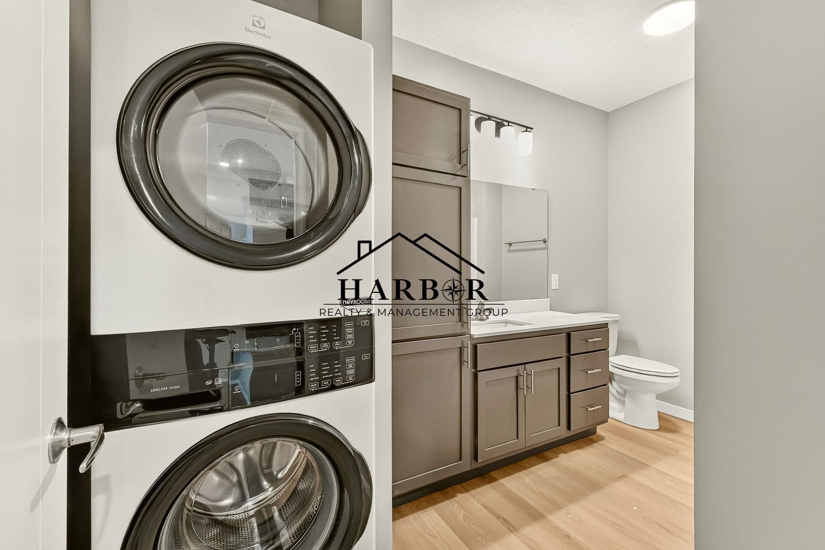 Kasson Apartment: 1401 4th Avenue Lane NE