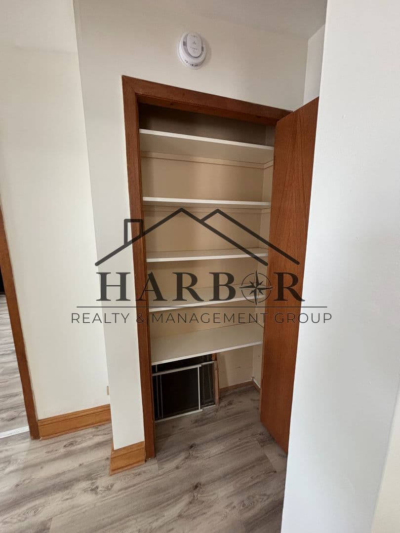 Hayfield Apartment: 24 W Main St