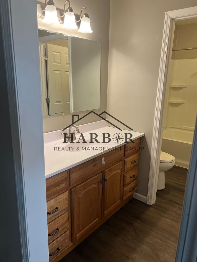 Austin Apartment: 900 14th Street NW