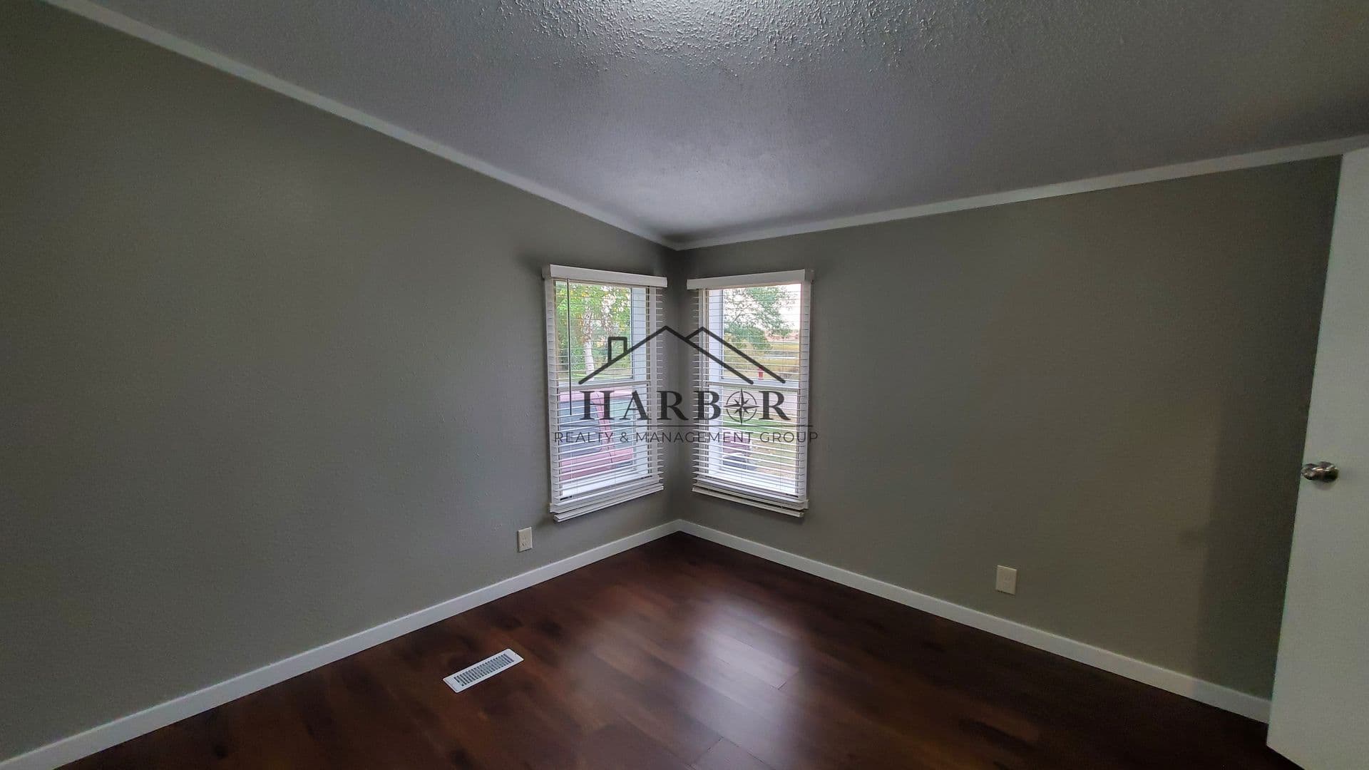 Kensington House: 23 Andreasen Drive