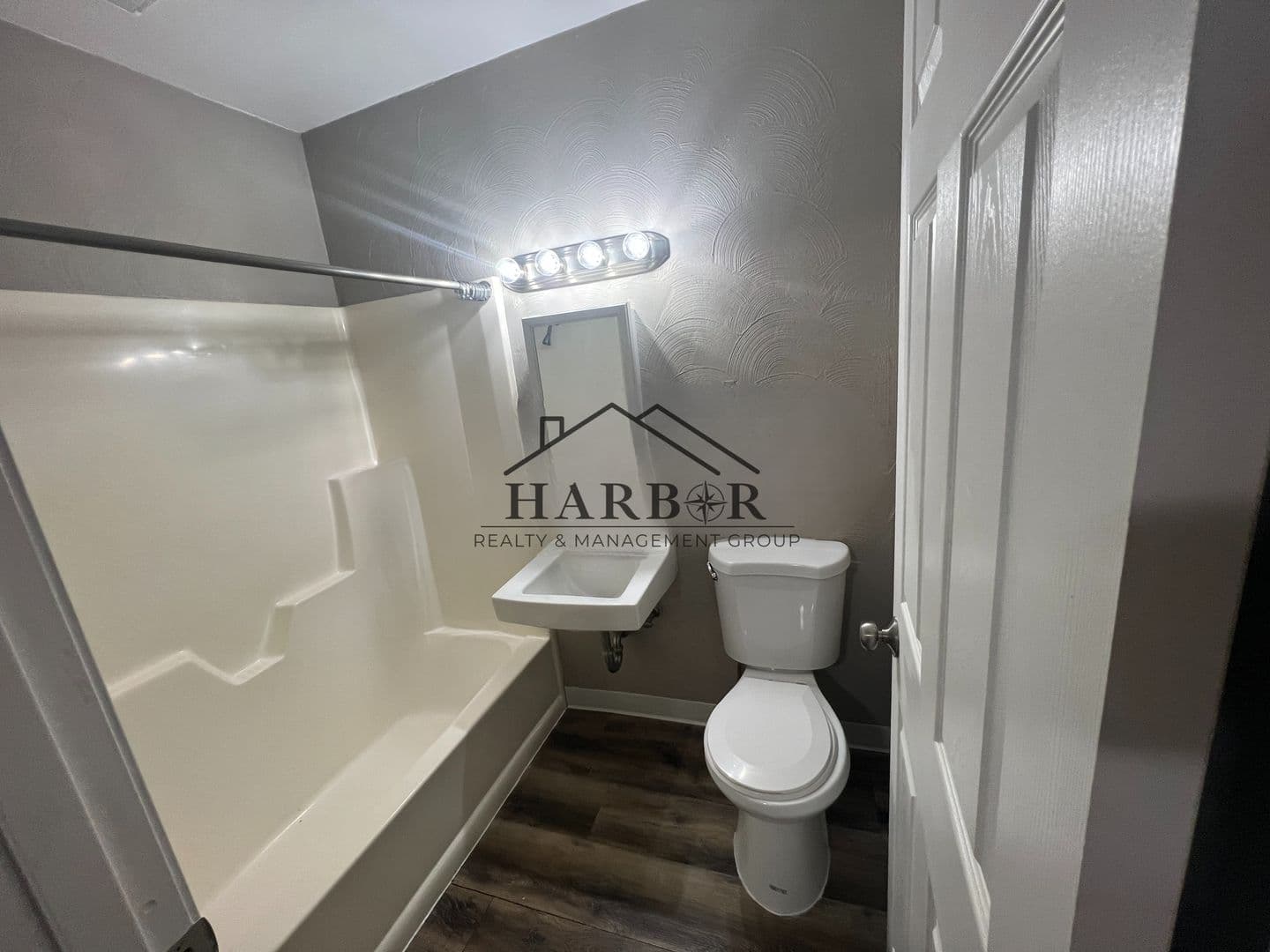 Austin Apartment: 900 14th Street NW