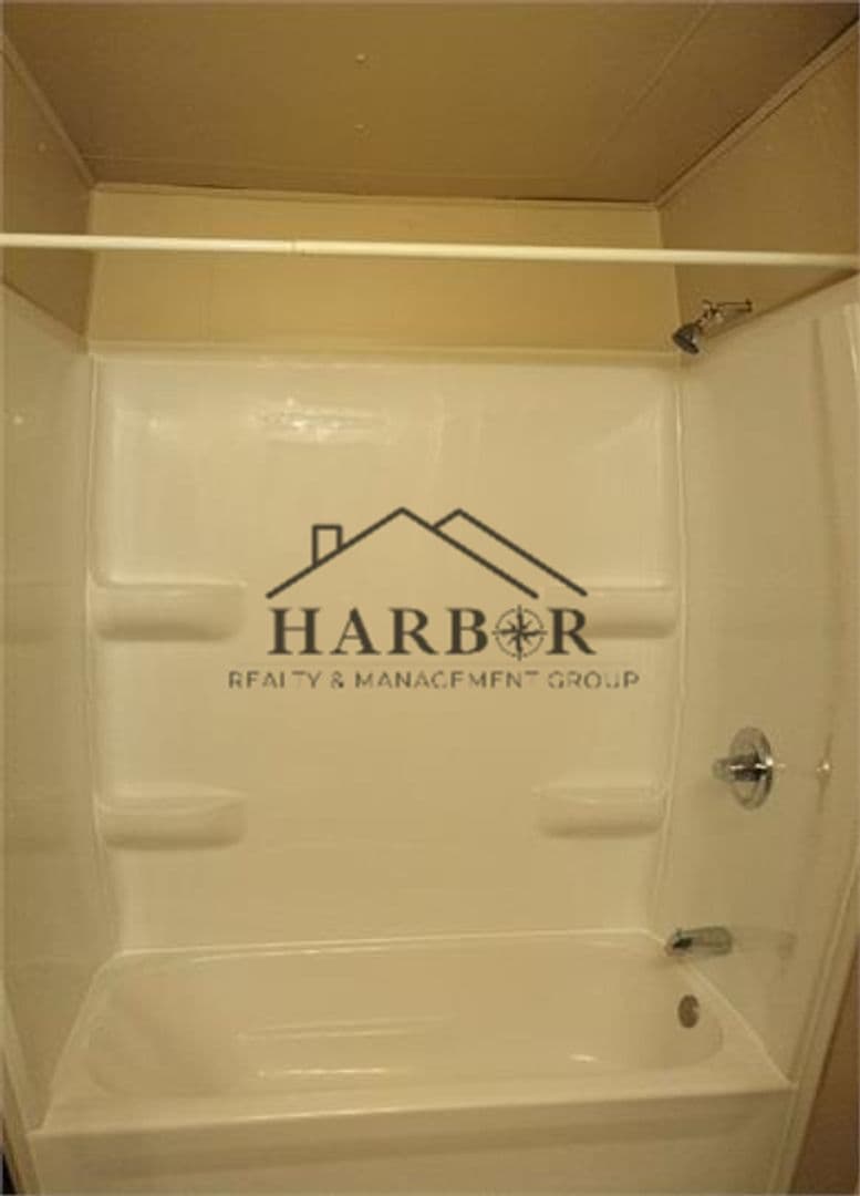 Rochester Apartment: 322 6th St SE