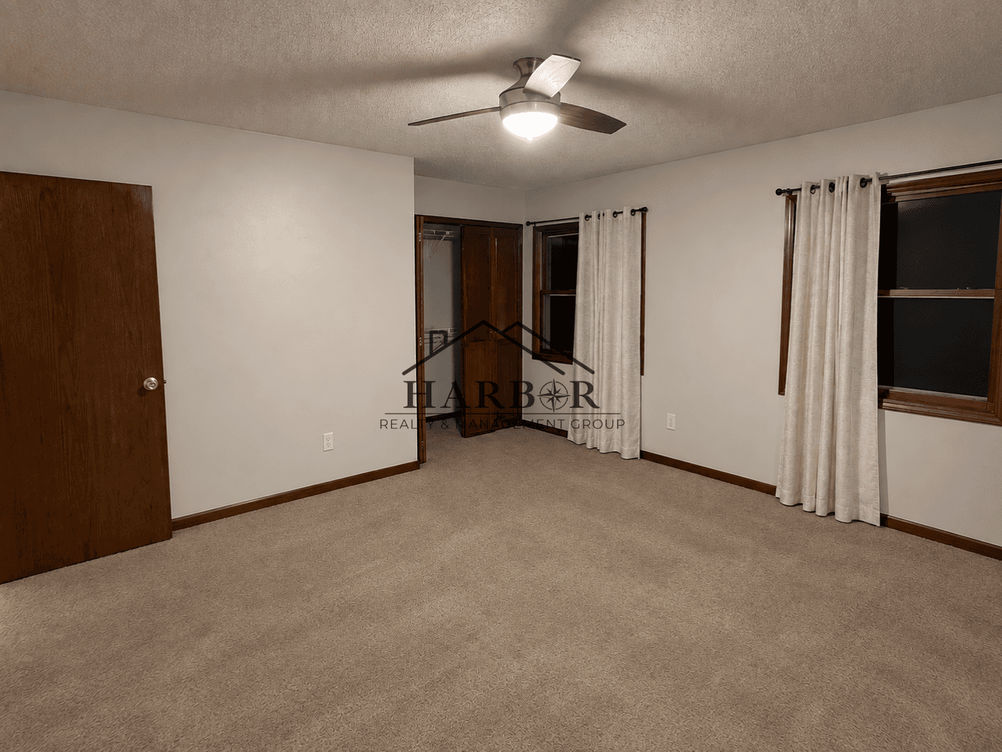 Owatonna House: 154 21st Street NW
