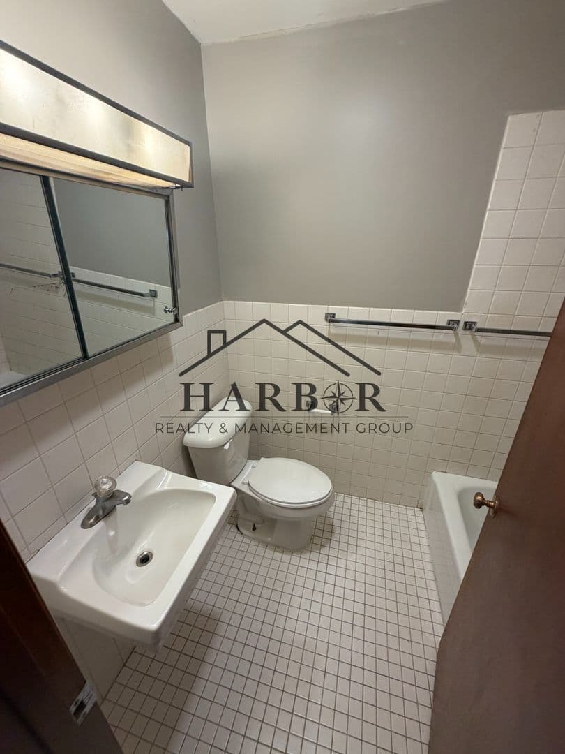 Austin Apartment: 204 11th Avenue Northwest