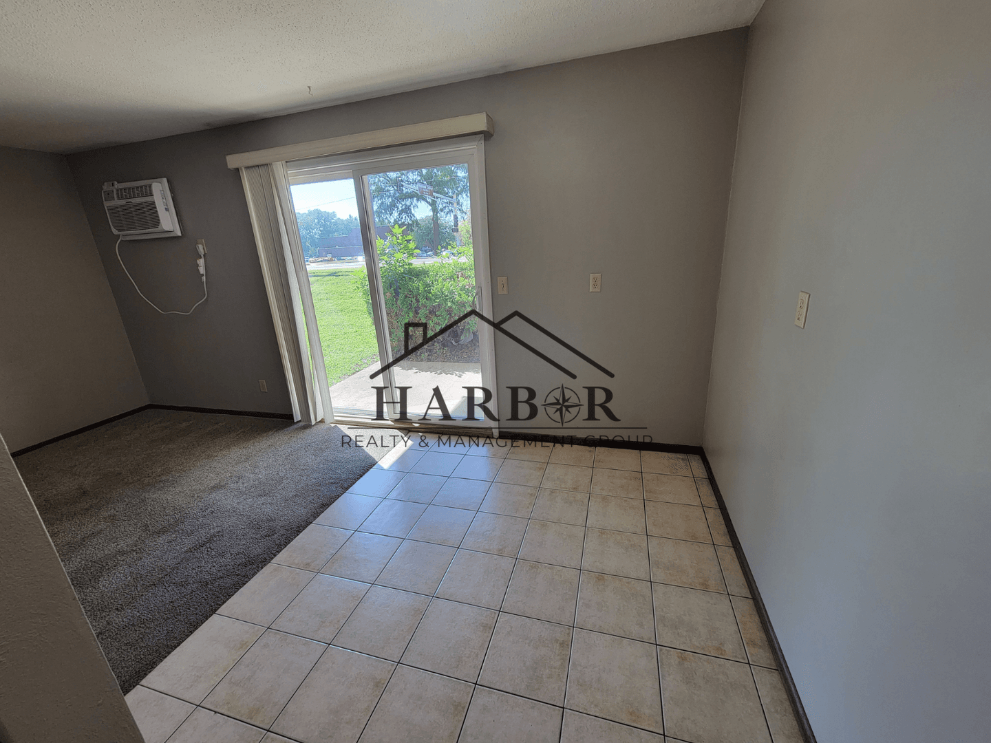 Austin Apartment: 900 14th Street NW