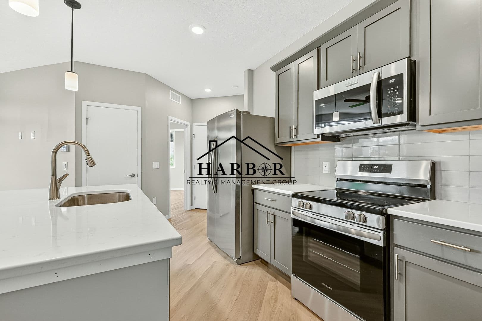 Kasson Apartment: 1401 4th Avenue Lane NE