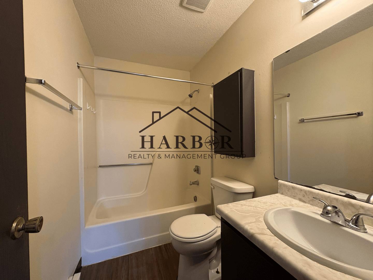 Rochester Apartment: 2414 30th Ave NW