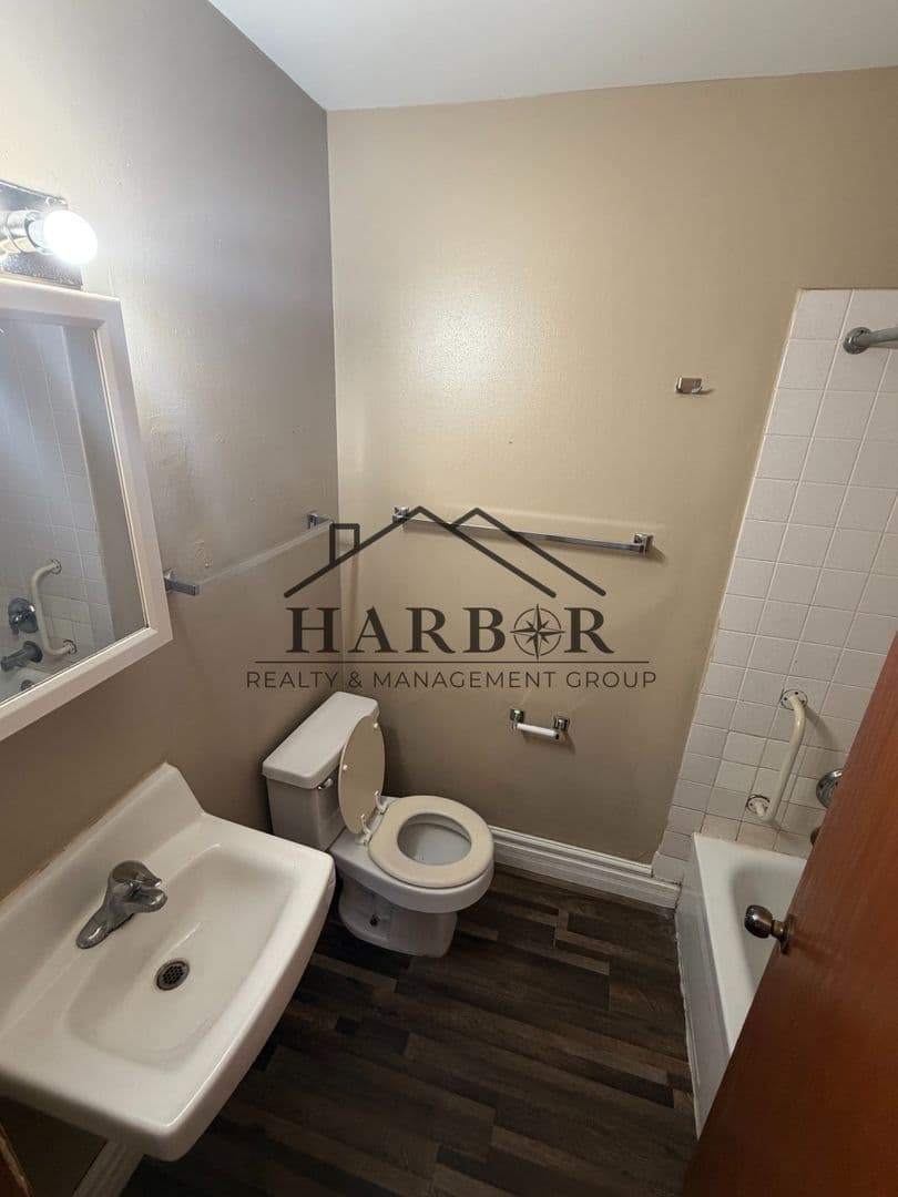 Austin Apartment: 200 11th Avenue Northwest
